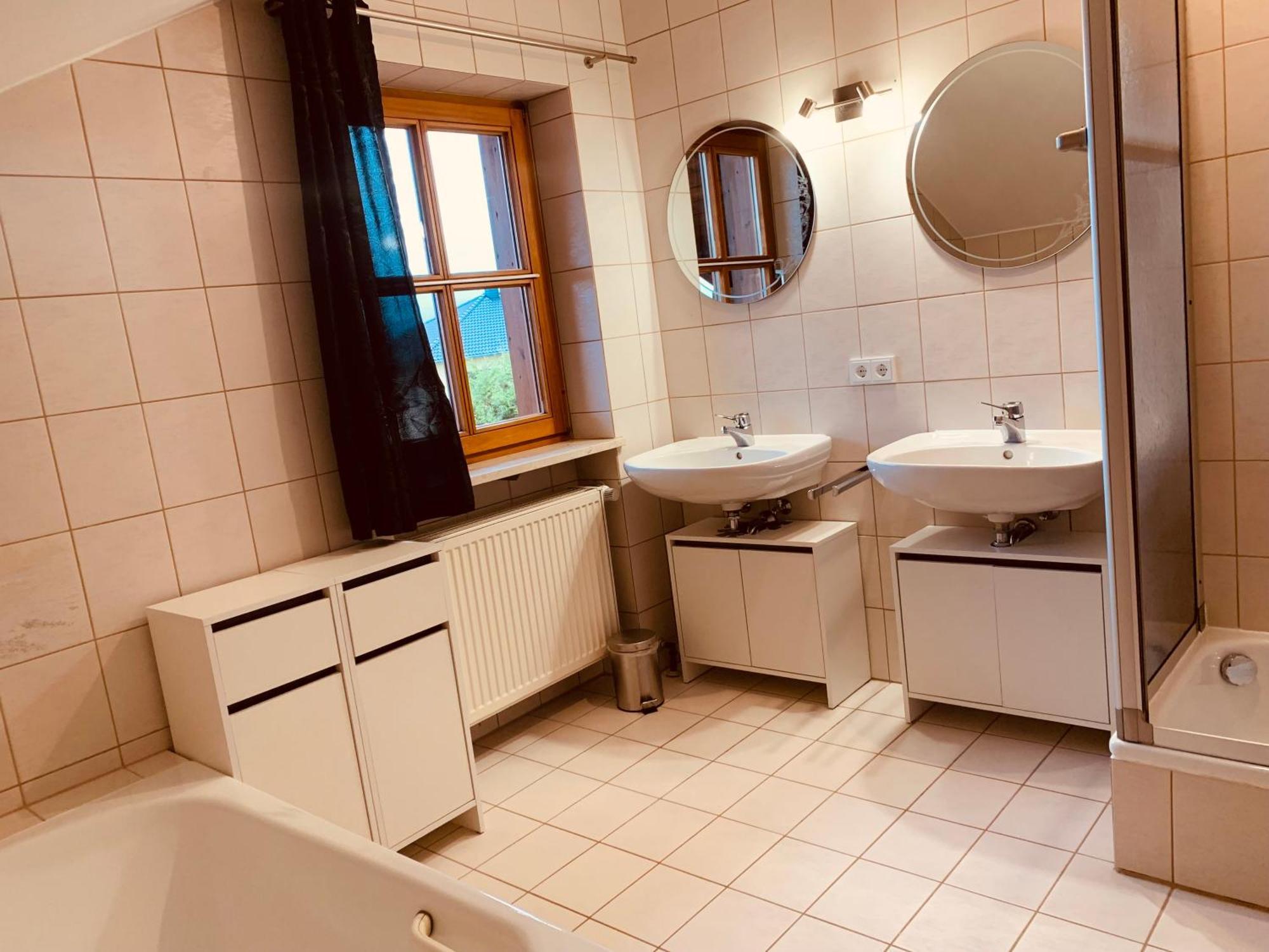 Adlerhorst, 4 Schlafzimmer, Blick In Die Alpen, Parkplatz Thyrnau Exteriör bild